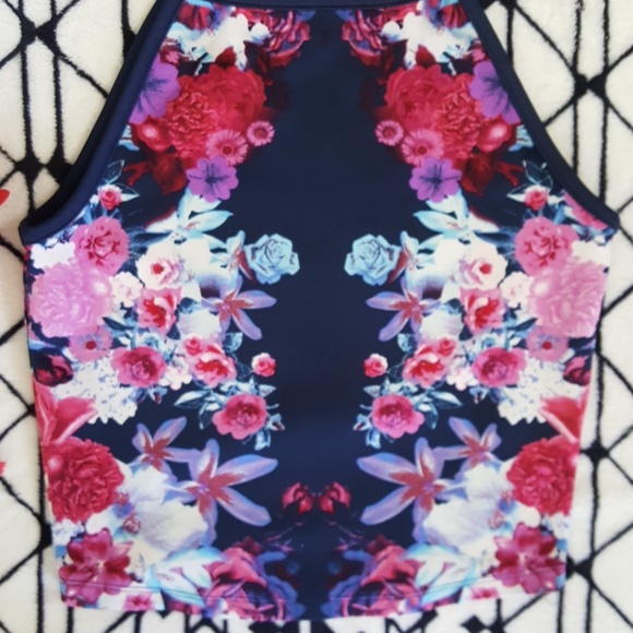 NWOT Floral Bodycon Crop Top - Picture 2 of 3